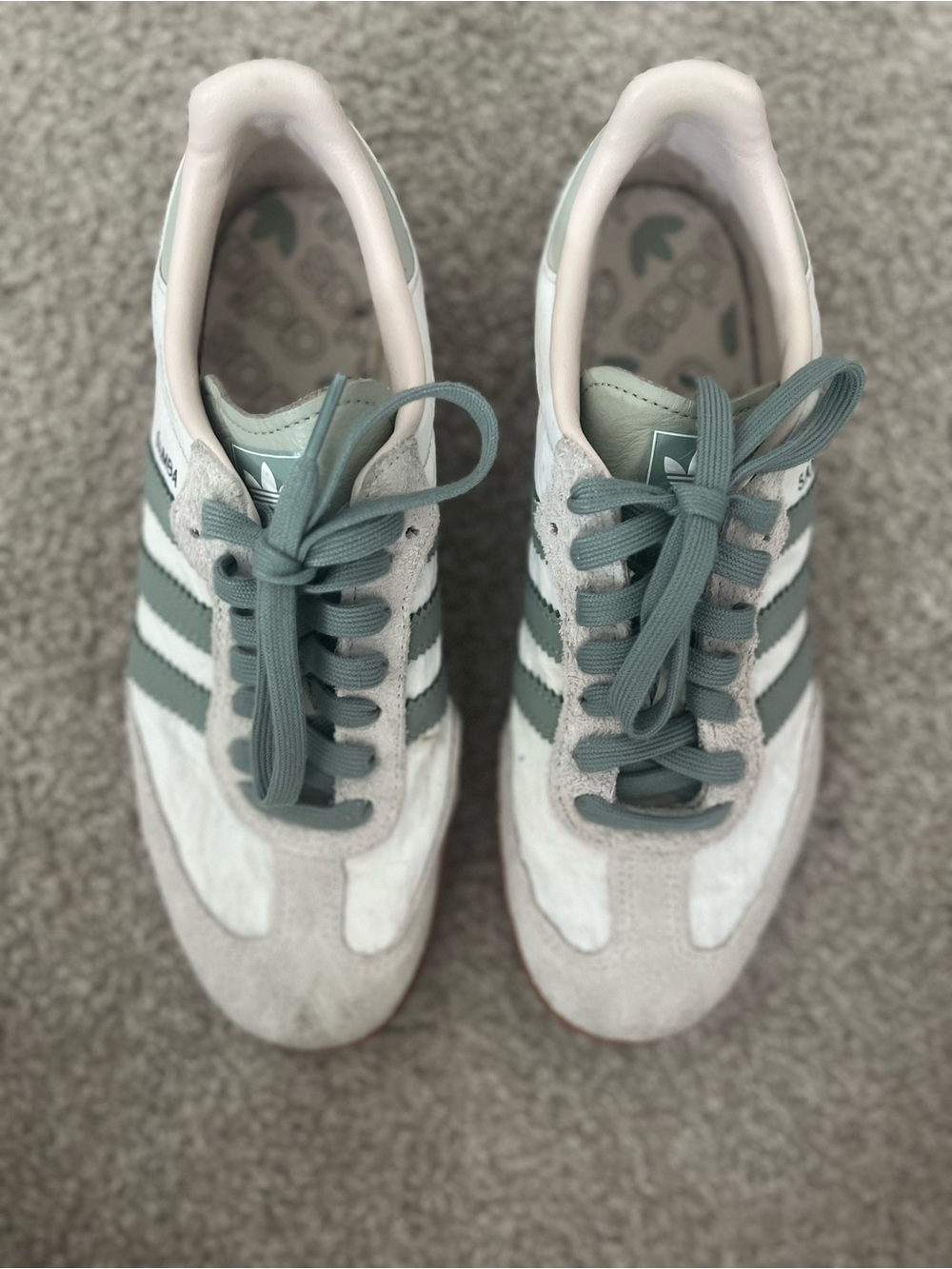 adidas Samba Low-Top Sneakers in Silver and Green with Gum Sole - Picture 3 of 7